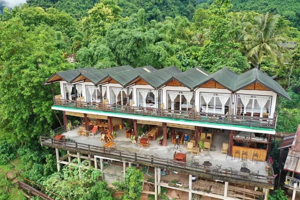 Ning Ning Guesthouse Muang Ngoi Phòng bức ảnh
